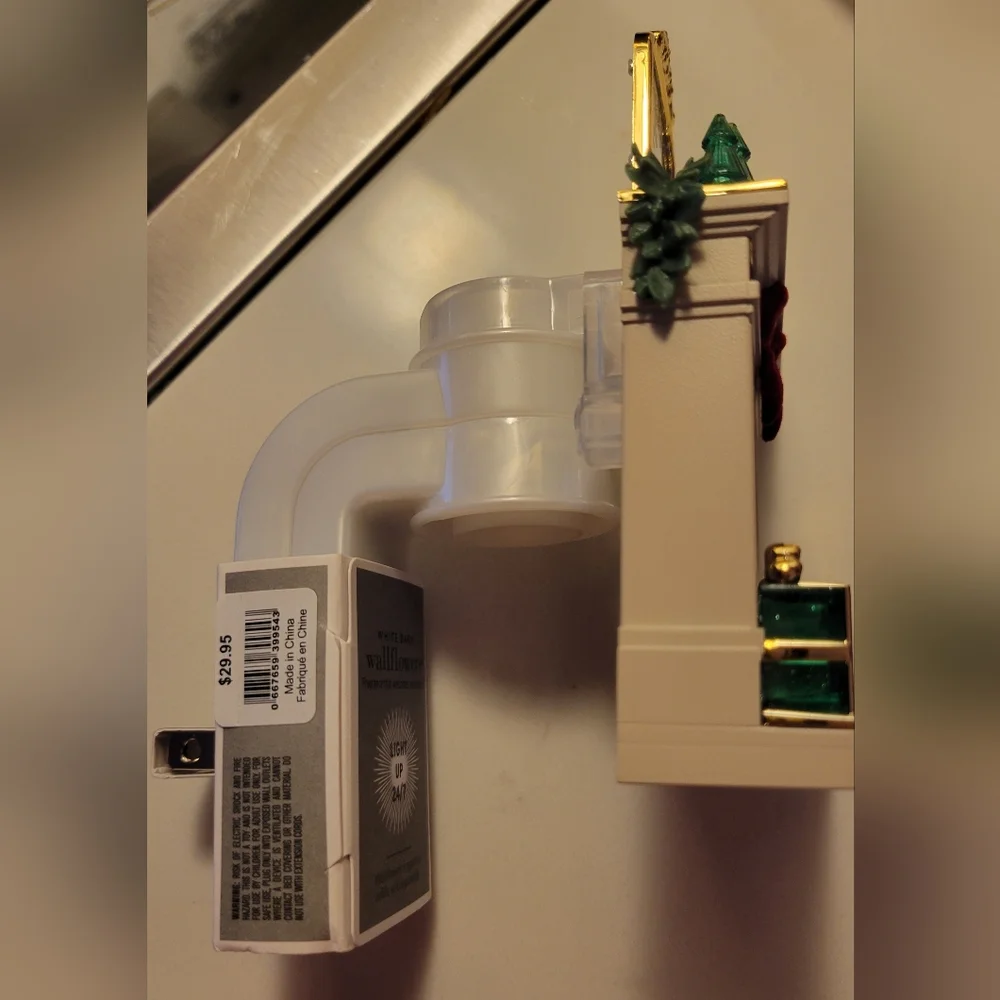 Bath & Body Works Wallflower Plug Holiday Fireplace with Gifts